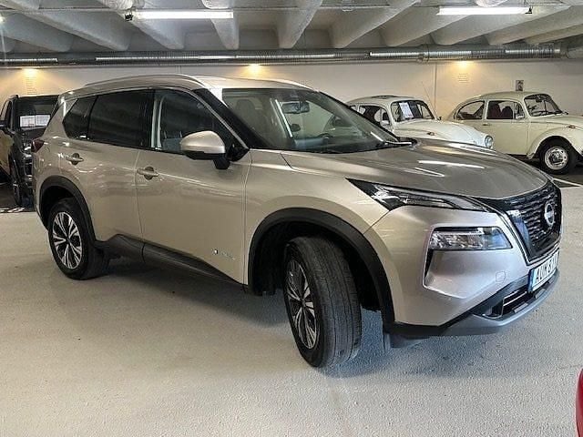 Begagnad Nissan X-Trail 214 HK (157 kW) 2023 Sundustmetallic SUV