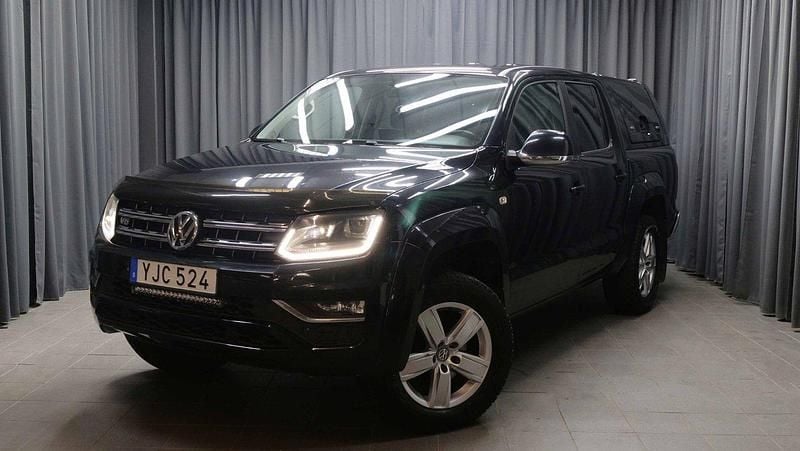 Svart Begagnad 2017 VW Amarok Pickup | 249 000 kr (Marknadspris) - Bild 1/4