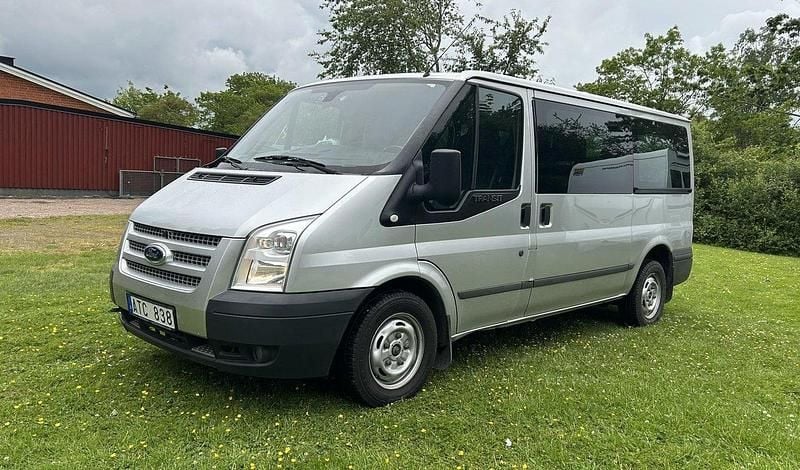Grå Begagnad 2013 Ford Transit Minibuss | 97 500 kr (Bra pris) - Bild 1/4