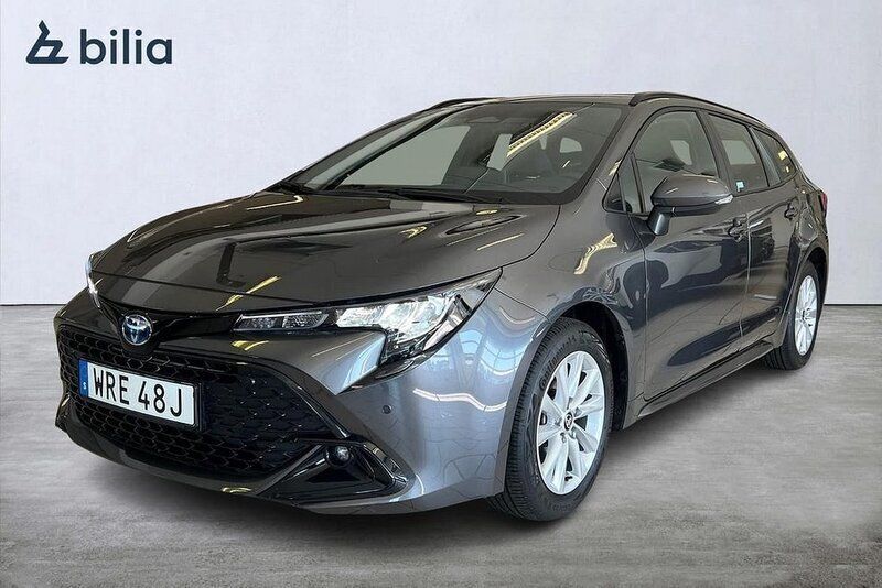 Mörkgrå Begagnad 2024 Toyota Corolla Active Kombi | 329 900 kr (Dyr) - Bild 1/4