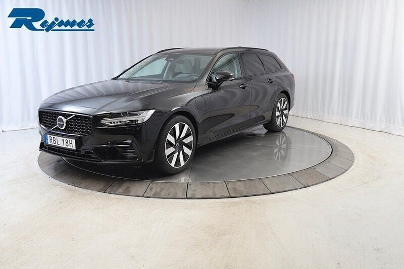 Svart (onyx black metallic) Ny 2024 Volvo V90 Plus Kombi | 549 900 kr (Marknadspris) - Bild 1/4