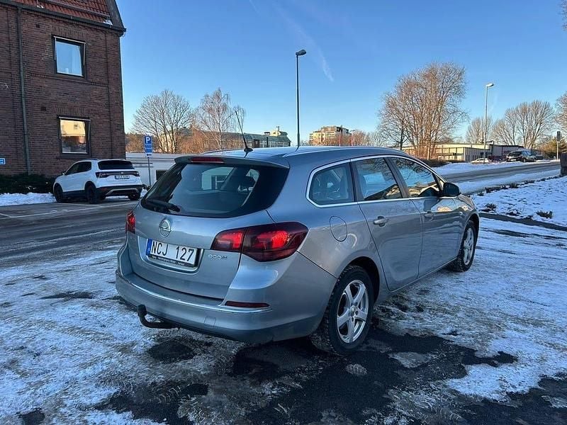 Begagnad Opel Astra 110 HK (80 kW) 2013 Kombi