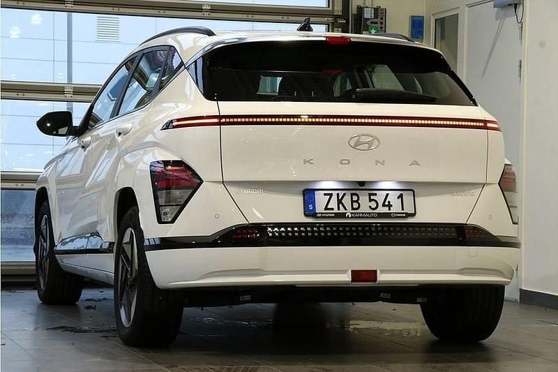 Begagnad Hyundai Kona 114 kW (156 HK) 2024 Vit SUV