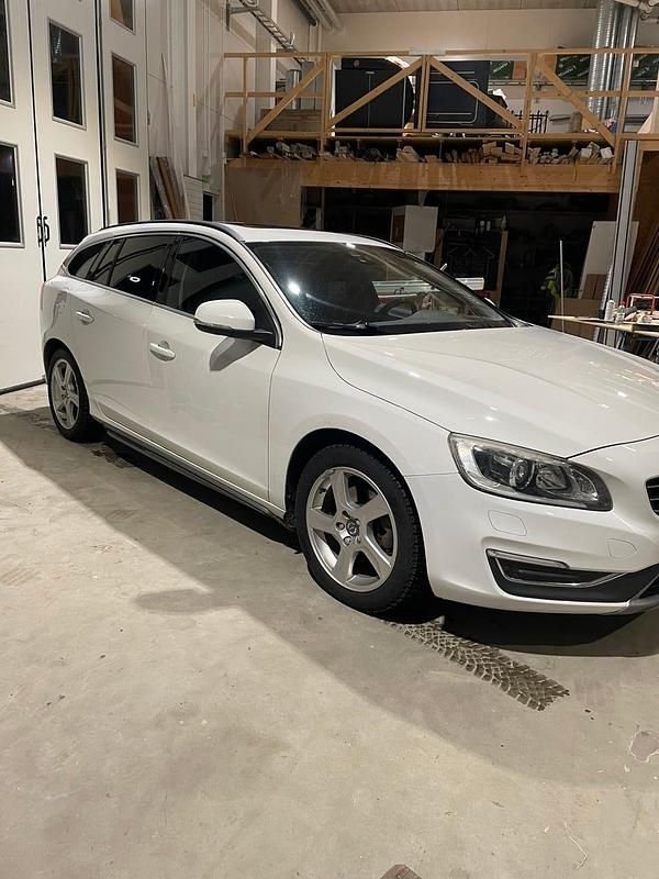 Begagnad Volvo V60 200 HK (147 kW) 2015 Kombi