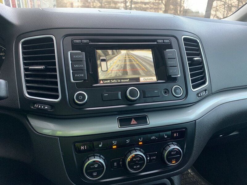 Begagnad VW Sharan 141 HK (103 kW) 2014 Grå Minibuss