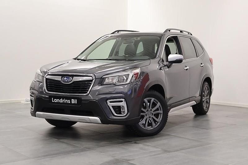 Grå Begagnad 2019 Subaru Forester SUV | 279 000 kr (Dyr) - Bild 1/4