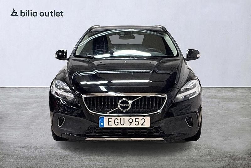 Begagnad Volvo V40 152 HK (111 kW) 2018 Svart Halvkombi