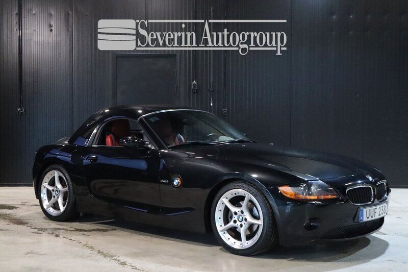 Svart Begagnad 2004 BMW Z4 Cab | 209 000 kr - Bild 1/4