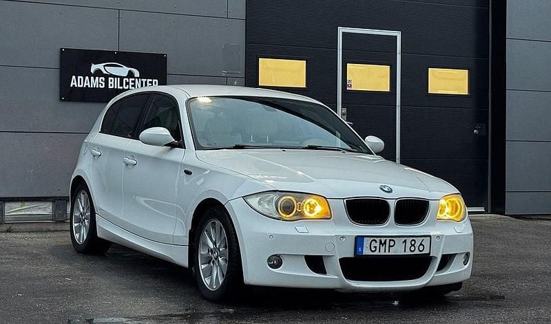 Begagnad BMW 118 Advantage 143 HK (105 kW) 2007 Vit Halvkombi