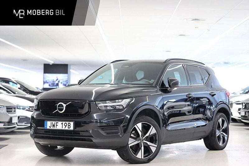 Svart Begagnad 2022 Volvo XC40 Core SUV | 309 900 kr - Bild 1/3