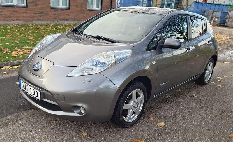 Begagnad 2016 Nissan Leaf Tekna Halvkombi | 85 000 kr (Dyr) - Bild 1/4