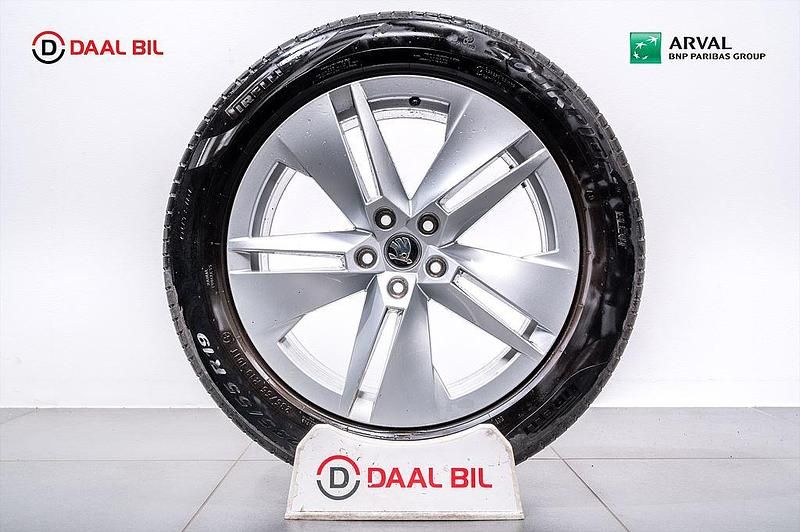 Begagnad Skoda Enyaq iV 150 kW (204 HK) 2022 Svart SUV