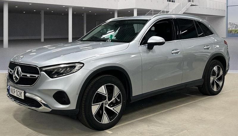 Vit Begagnad 2023 Mercedes GLA250 AMG SUV | 479 000 kr (Marknadspris) - Bild 1/2