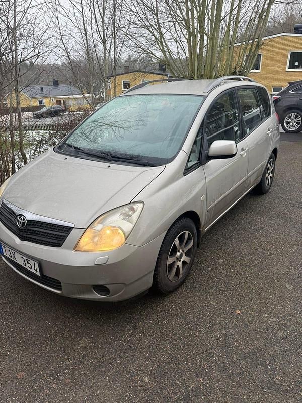 Begagnad 2002 Toyota Corolla Verso Minibuss | 25 000 kr - Bild 1/4