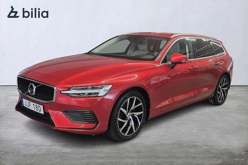 Röd Begagnad 2020 Volvo V60 Momentum Kombi | 329 000 kr (Marknadspris) - Bild 1/3
