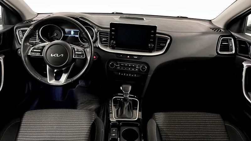 Begagnad Kia Ceed Sportswagon 2022 Vit Kombi