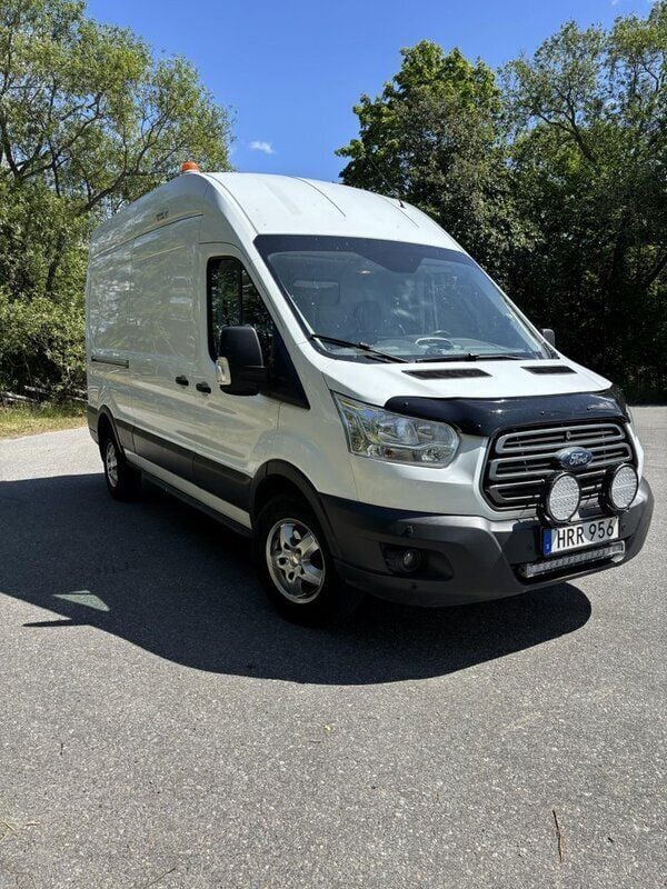 Vit Begagnad 2018 Ford Transit | 190 000 kr (Marknadspris) - Bild 1/4