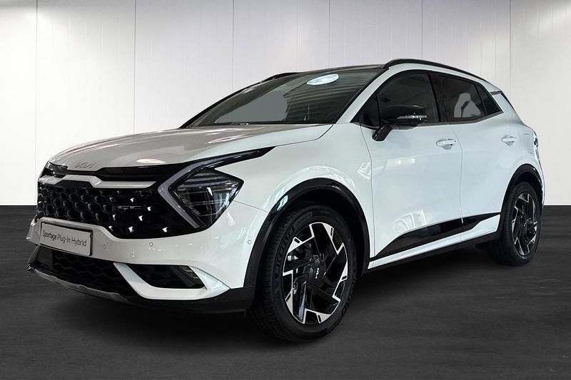 Vit (white) Ny 2025 Kia Sportage GT-Line SUV | 550 300 kr (Lite dyr) - Bild 1/4