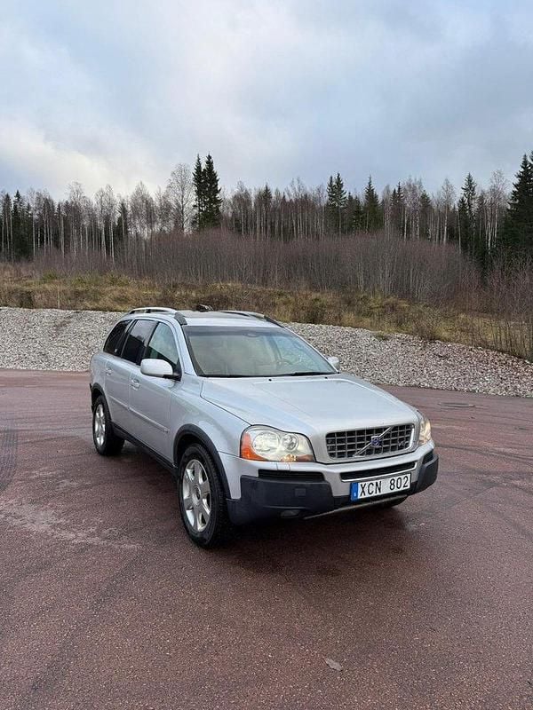 Grå Begagnad 2006 Volvo XC90 Executive SUV | 72 500 kr (Marknadspris) - Bild 1/4