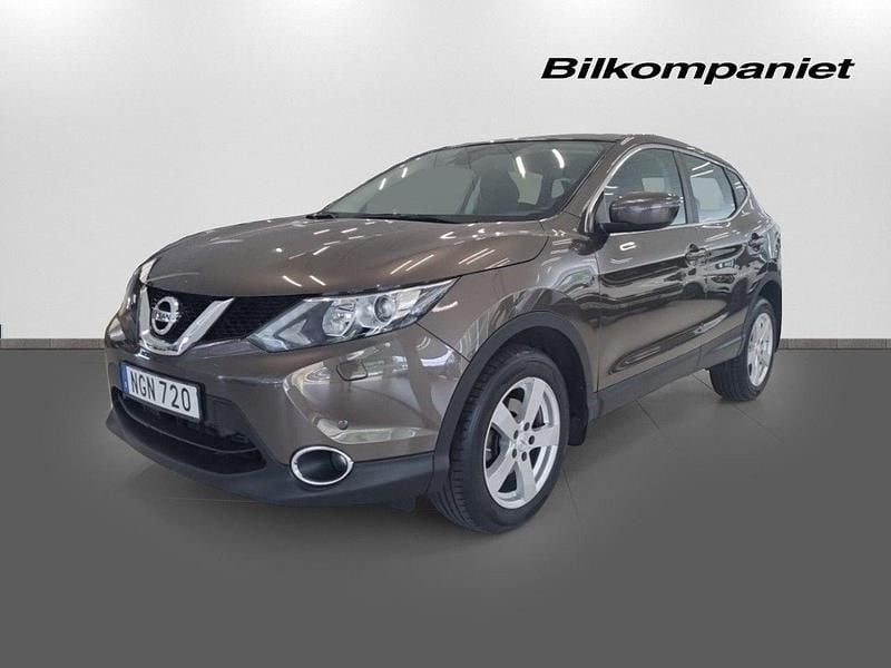 Brun Begagnad 2016 Nissan Qashqai S SUV | 139 900 kr (Marknadspris) - Bild 1/4