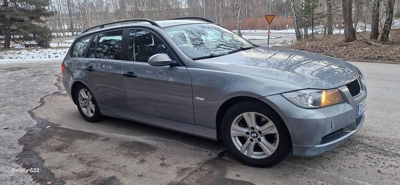 Begagnad BMW 318 129 HK (94 kW) 2006 Kombi