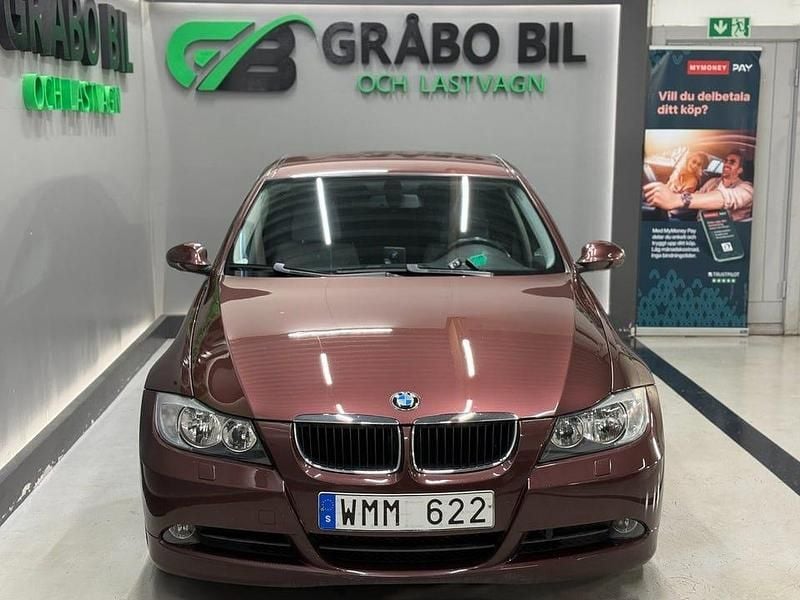 Begagnad BMW 320 150 HK (110 kW) 2007 Röd Sedan
