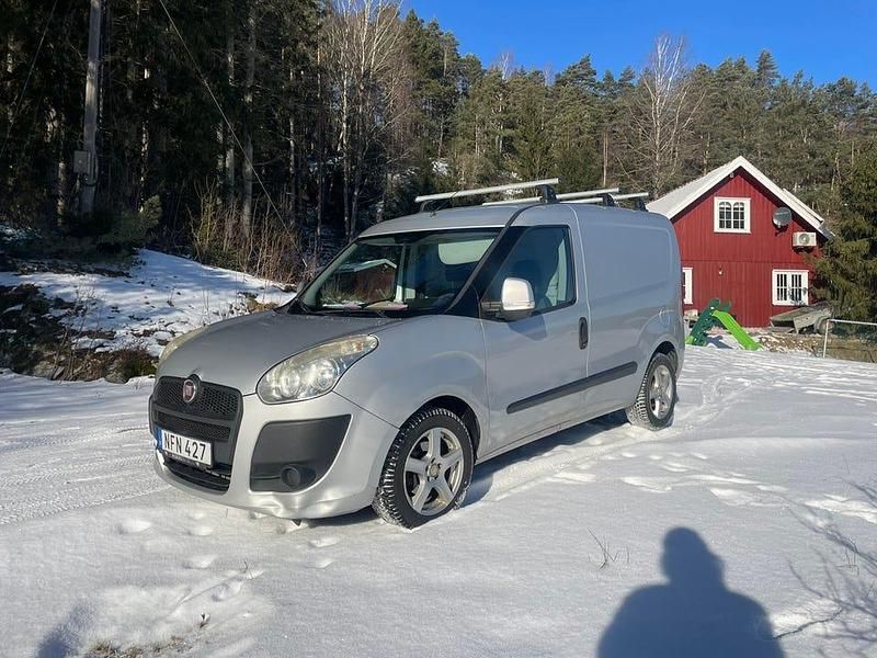 Begagnad Fiat Doblò 90 HK (66 kW) 2013 Minibuss