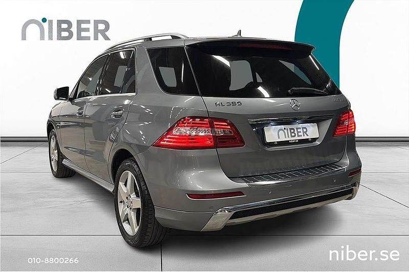 Begagnad Mercedes ML350 AMG 258 HK (189 kW) 2011 Silver SUV