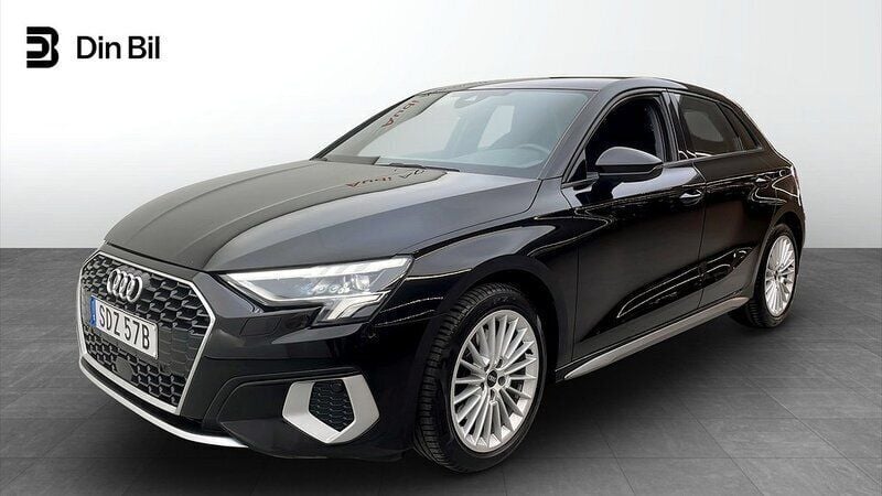 Brilliantsvart Begagnad 2021 Audi A3 Advanced Plus Halvkombi | 244 900 kr (Marknadspris) - Bild 1/4