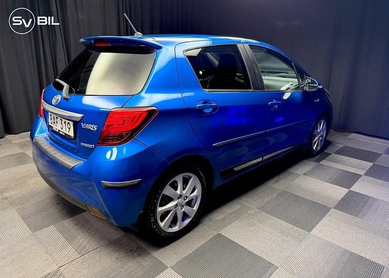 Begagnad Toyota Yaris Hybrid Active 101 HK (74 kW) 2016 Blå
