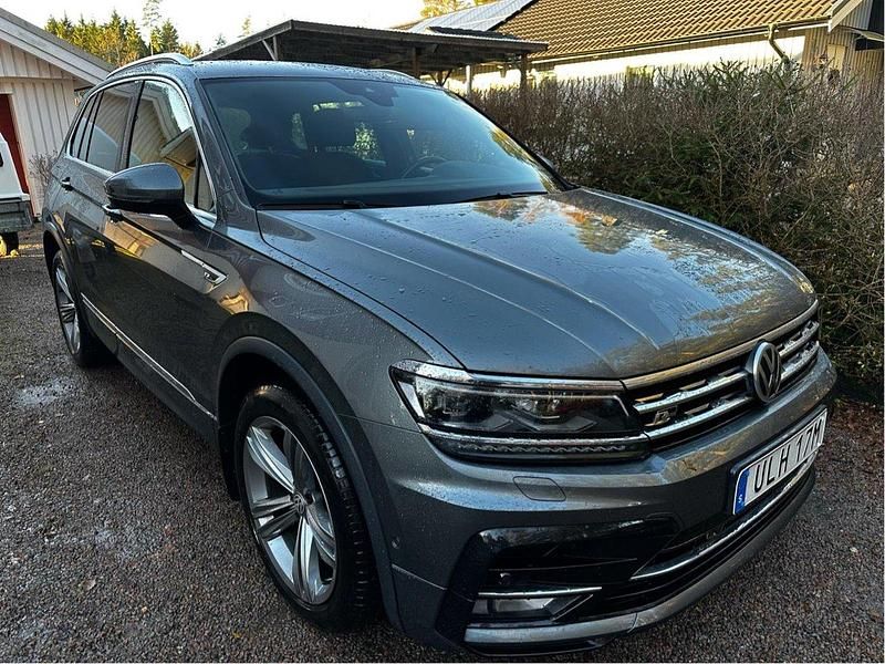 Grå Begagnad 2020 VW Tiguan GT SUV | 283 000 kr (Marknadspris) - Bild 1/4