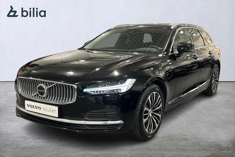 Svart Begagnad 2023 Volvo V90 Core Kombi | 349 900 kr (Marknadspris) - Bild 1/3