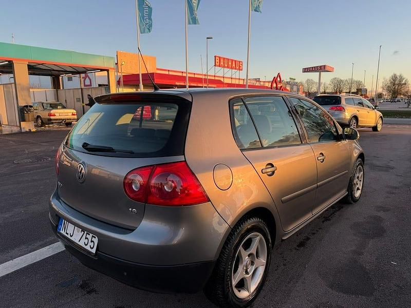 Begagnad 2007 VW Golf V Halvkombi | 33 000 kr (Marknadspris) - Bild 1/4