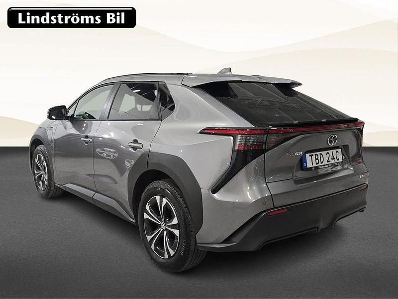 Begagnad Toyota bZ4X Edition 252 kW (343 HK) 2024 Silver SUV