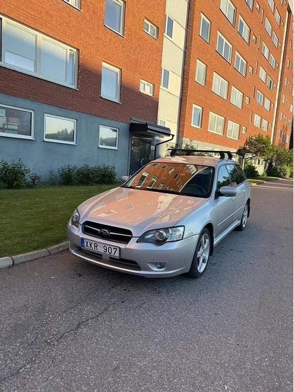 Silver Begagnad 2006 Subaru Legacy Kombi | 34 500 kr (Marknadspris) - Bild 1/3