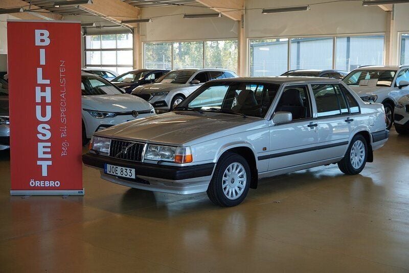 Ljusgrå Begagnad 1997 Volvo 940 Sedan | 119 000 kr - Bild 1/4