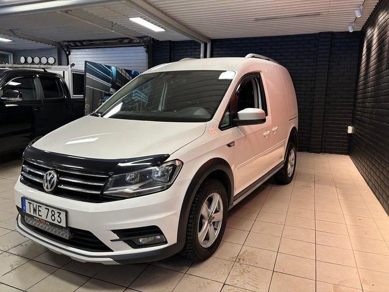 Begagnad VW Caddy 122 HK (89 kW) 2017 Vit Minibuss