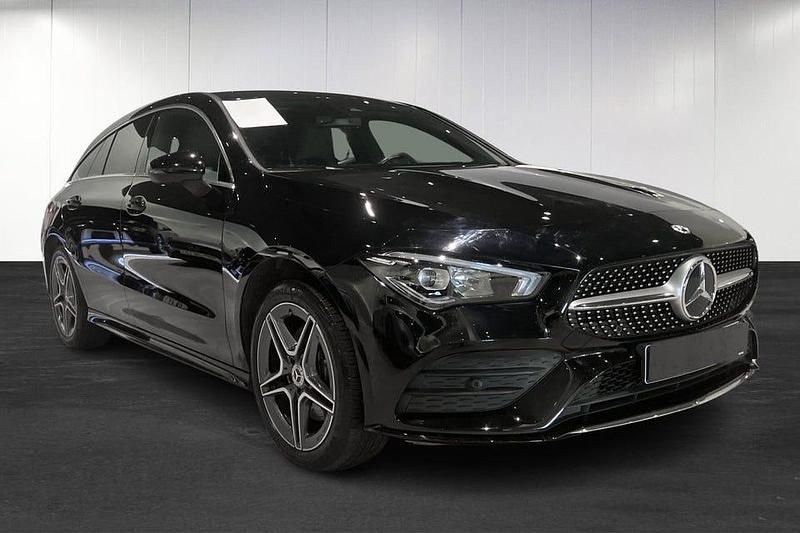 Begagnad Mercedes CLA250e Shooting Brake AMG 2023 Svart Kombi