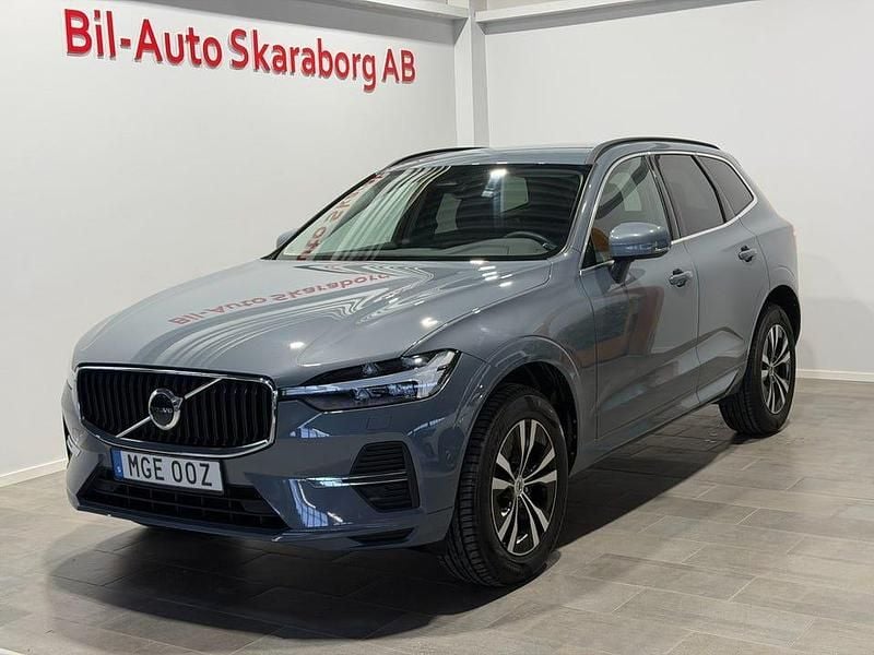 Begagnad Volvo XC60 Momentum 197 HK (144 kW) 2021 Grå SUV