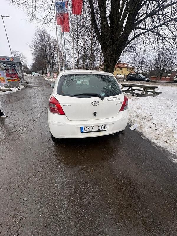 Begagnad Toyota Yaris 90 HK (66 kW) 2011 Halvkombi