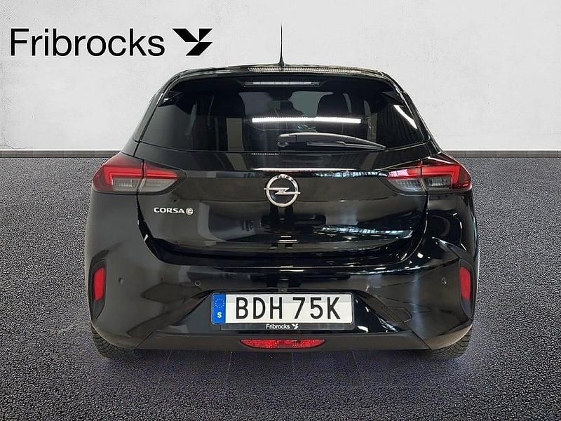 Begagnad Opel Corsa-e 100 kW (136 HK) 2022 Svart Halvkombi