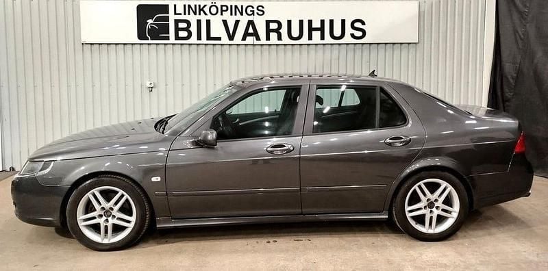 Grå Begagnad 2009 Saab 9-5 Vector Sedan | 79 900 kr - Bild 1/4
