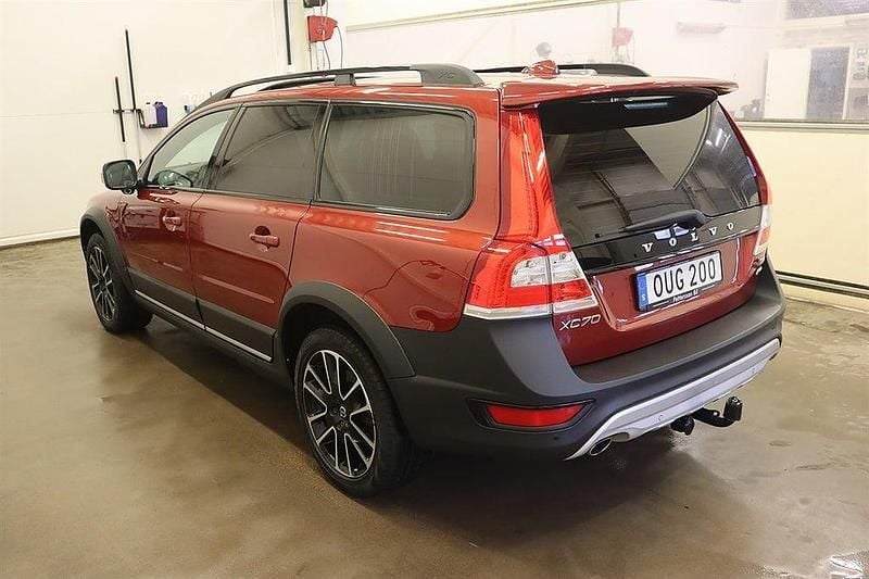 Begagnad Volvo XC70 Pro 181 HK (133 kW) 2015 Röd SUV