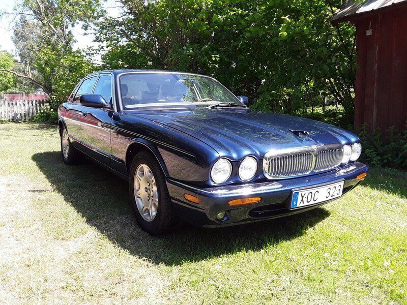 Blå Begagnad 2000 Jaguar XJ Sedan | 62 000 kr - Bild 1/4