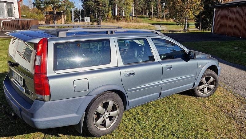 Grön Begagnad 2001 Volvo XC70 SUV | 32 000 kr - Bild 1/3