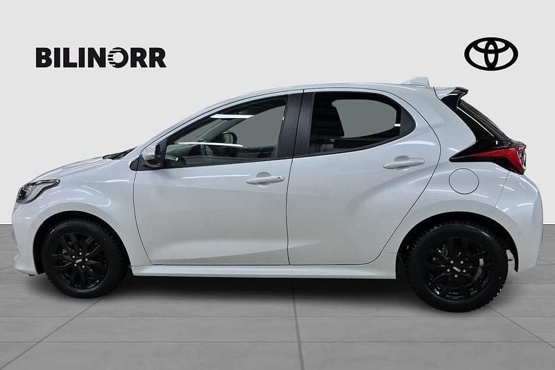 Begagnad Toyota Yaris 2024 Vit Halvkombi