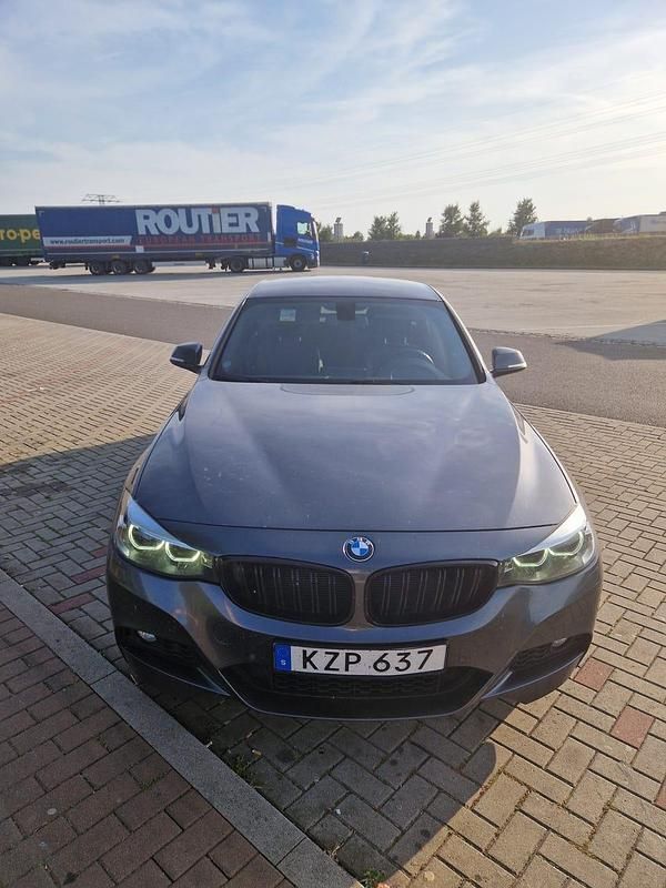 Begagnad 2019 BMW 320 Gran Turismo M Sport | 222 000 kr (Marknadspris) - Bild 1/4