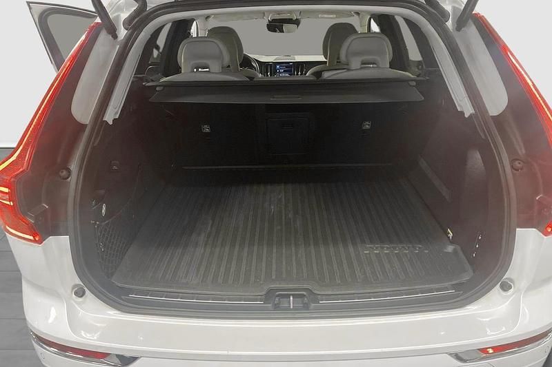 Begagnad Volvo XC60 Inscription 203 HK (149 kW) 2017 Vit SUV