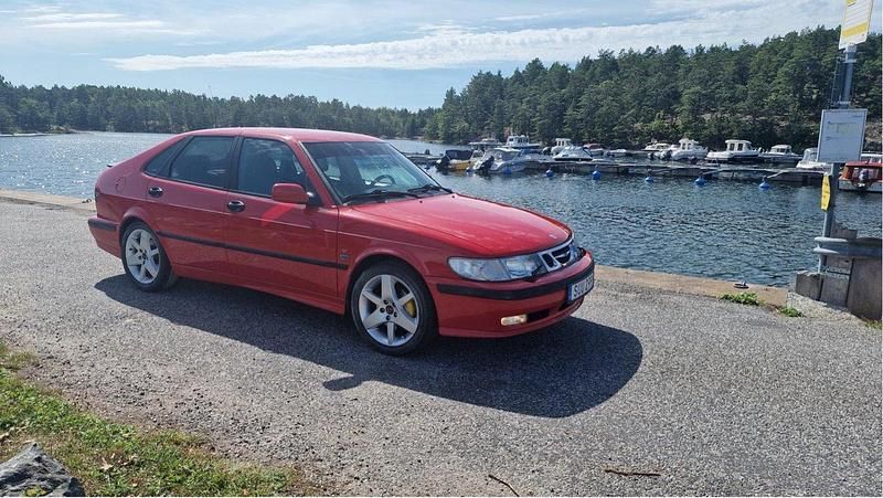 Röd Begagnad 2002 Saab 9-3 Halvkombi | 39 000 kr (Marknadspris) - Bild 1/3