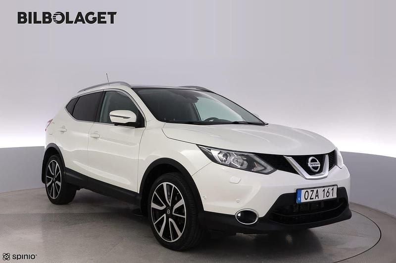 Vit Begagnad 2015 Nissan Qashqai Tekna SUV | 149 800 kr (Marknadspris) - Bild 1/4